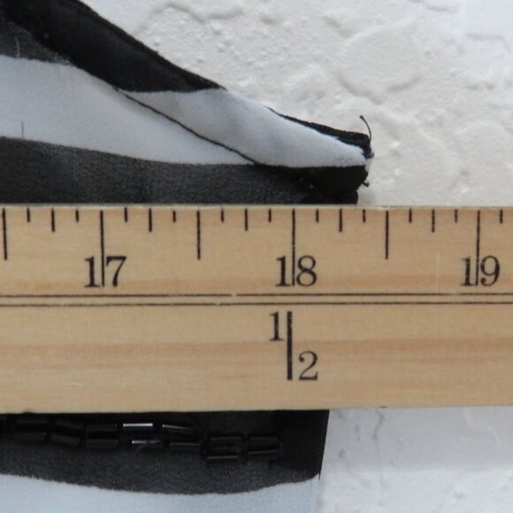 Banana Republic* Women's Sleeveless U-Neckline Straight Hem Lined Blouse~ Small‎ - Picture 6 of 9